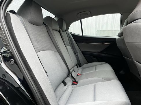 Used 2025 Toyota Camry LE image 26