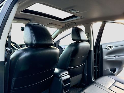 Used 2018 Nissan Sentra SR w/ Premium Package (P02) image 6