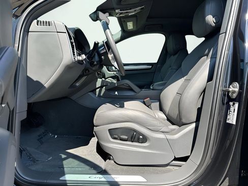 Used 2022 Porsche Cayenne E-Hybrid Coupe image 24