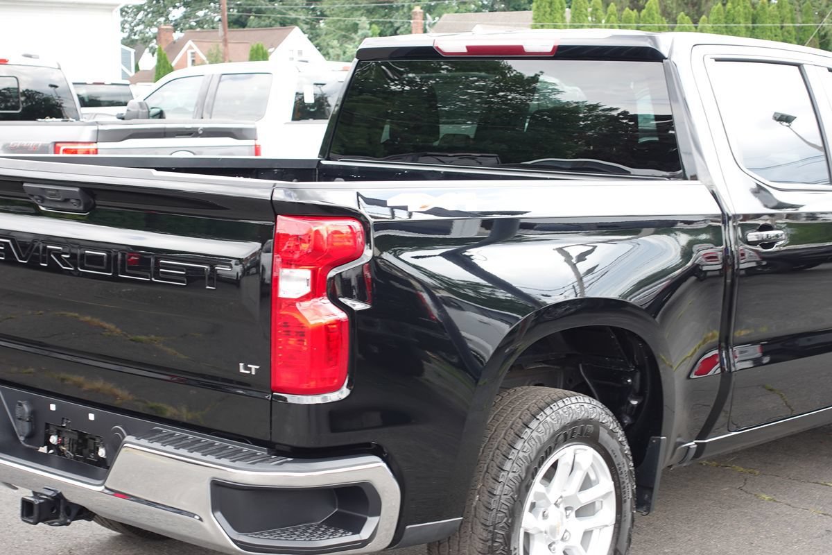 Used 2024 Chevrolet Silverado 1500 LT AWD/4WD image 11