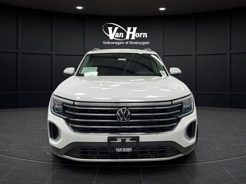 Used 2024 Volkswagen Atlas SE image 8