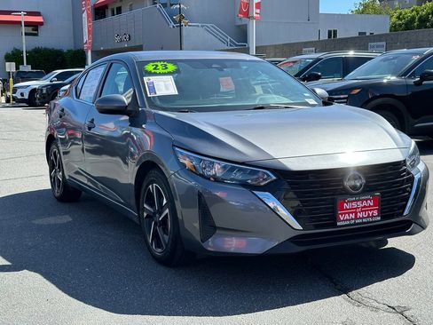 Used 2024 Nissan Sentra SV FWD image 9
