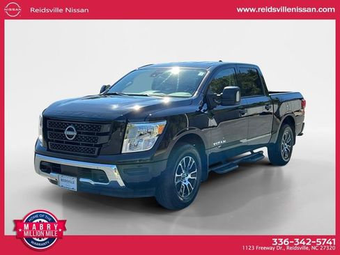 Used 2024 Nissan Titan SV w/ SV Convenience Package image 1
