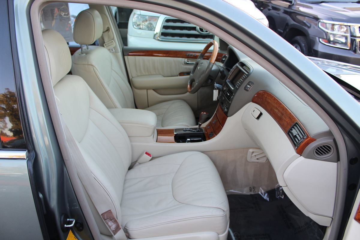 Used 2002 Lexus LS 430 w/ Navigation/Mark Levinson Pkg RWD image 20