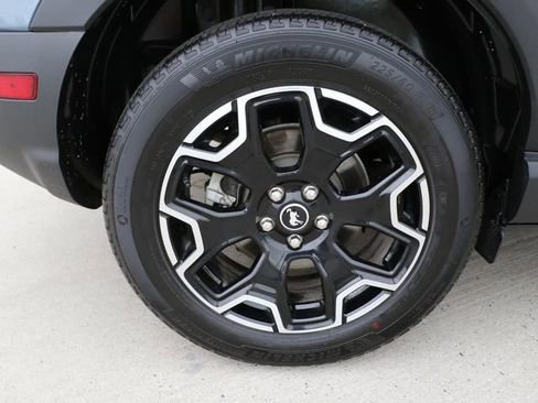 Used 2025 Ford Bronco Sport Outer Banks w/ Outer Banks Tech Package+ AWD/4WD image 7