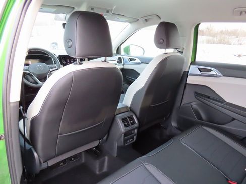 New 2026 Volkswagen Taos SE AWD/4WD image 23