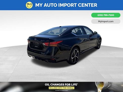 Used 2024 Nissan Altima 2.5 SR w/ SR Premium Package AWD/4WD image 7