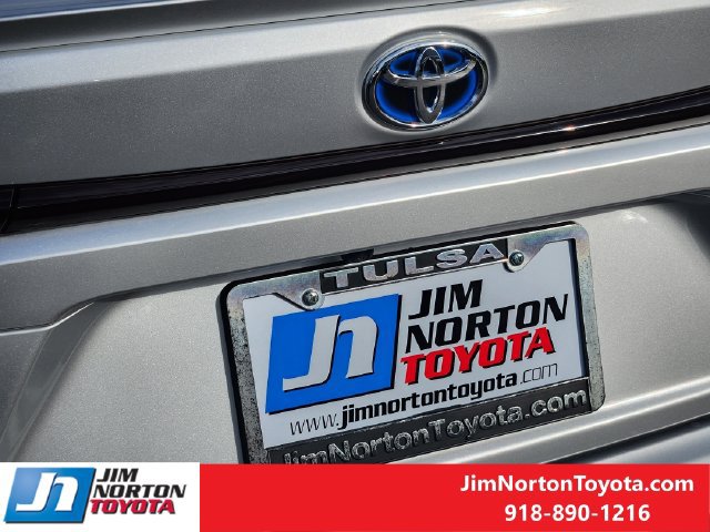 Used 2025 Toyota Corolla SE w/ SE Premium Package FWD image 12