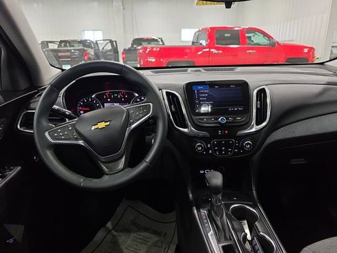 Used 2023 Chevrolet Equinox LT AWD/4WD image 10