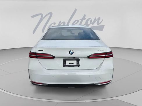 Used 2026 BMW 530i xDrive AWD/4WD image 6