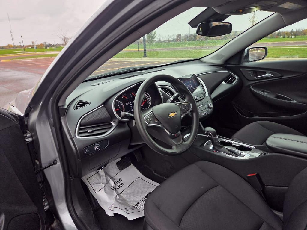 Used 2024 Chevrolet Malibu LT FWD image 9