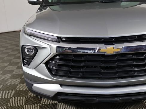 Used 2024 Chevrolet TrailBlazer LT w/ Convenience Package AWD/4WD image 12