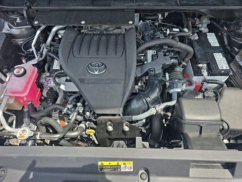 Used 2023 Toyota Highlander L FWD image 10