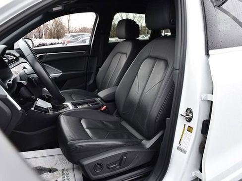 Used 2023 Audi Q3 2.0T Premium w/ Convenience Package image 18