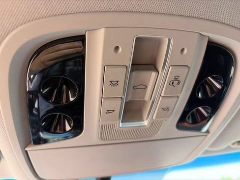 Used 2017 Kia Cadenza Premium w/ Luxury Package FWD image 28