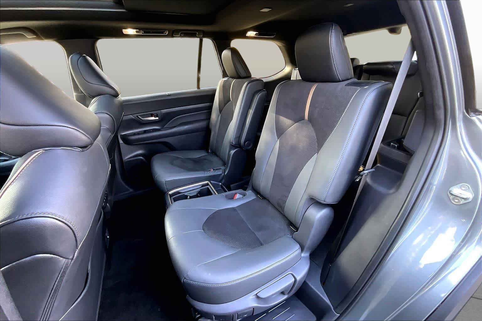 Used 2025 Toyota Grand Highlander AWD Hybrid image 20