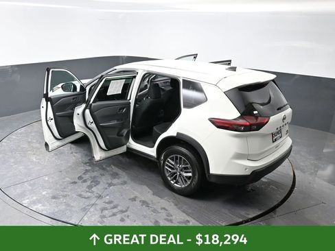 Used 2024 Nissan Rogue S image 60