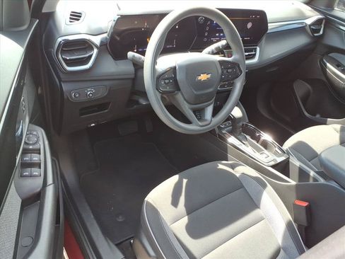 Used 2025 Chevrolet TrailBlazer LT AWD/4WD image 17