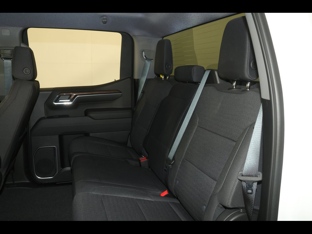 Used 2023 Chevrolet Silverado 1500 LT AWD/4WD image 31