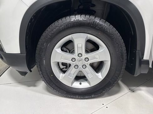 Used 2023 Honda Pilot LX image 4