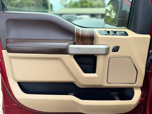 Used 2018 Ford F150 Lariat w/ Equipment Group 502A Luxury AWD/4WD image 32
