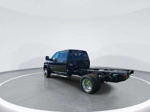 New 2026 RAM 4500 4x4 Crew Cab DRW w/ Laramie Trim Package image 6