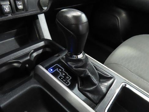 Used 2019 Toyota Tacoma SR5 RWD image 23