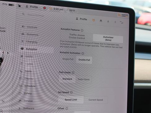 Used 2022 Tesla Model Y Long Range image 18