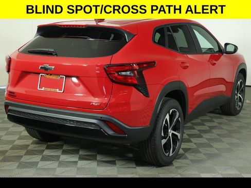 New 2026 Chevrolet Trax RS w/ Sunroof Package FWD image 9