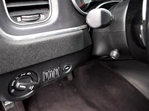 Used 2017 Dodge Charger R/T w/ Premium Group image 38