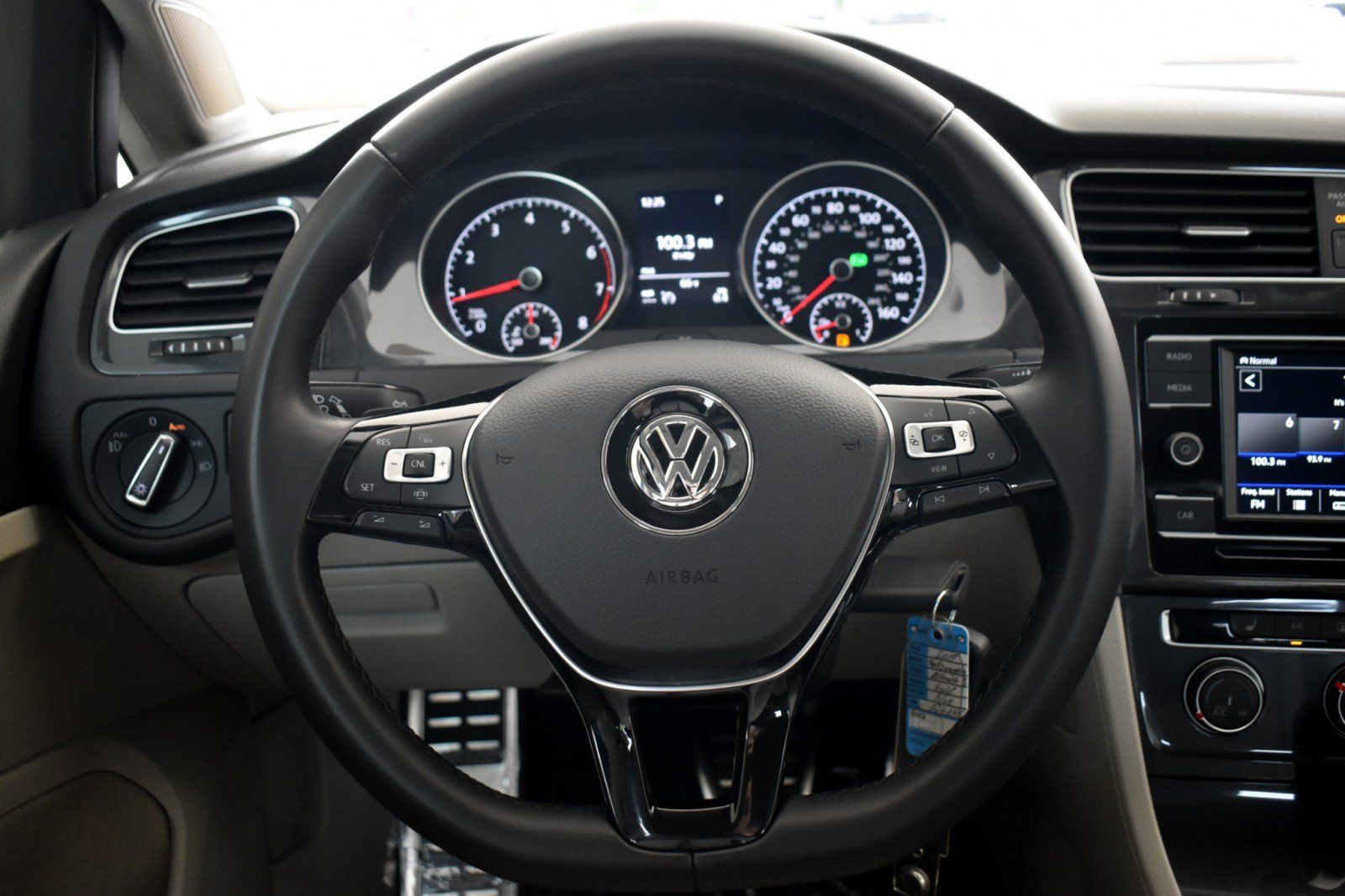 Used 2019 Volkswagen Golf Alltrack S AWD/4WD image 17