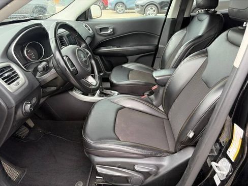 Used 2020 Jeep Compass Latitude FWD image 9