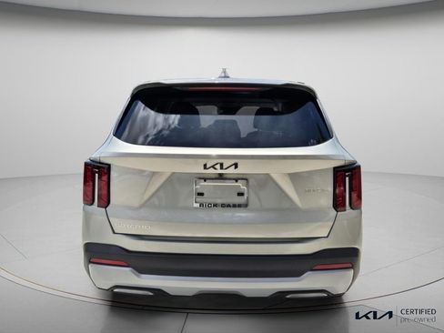 Certified 2026 Kia Sorento LX FWD image 6