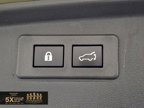 Used 2025 Subaru Outback Onyx Edition AWD/4WD image 35