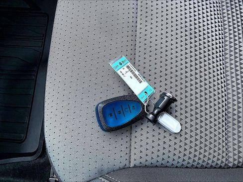 Certified 2025 Chevrolet Trax LT w/ Driver Confidence Package image 31