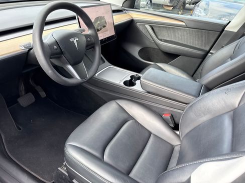 Used 2023 Tesla Model Y 2WD image 25