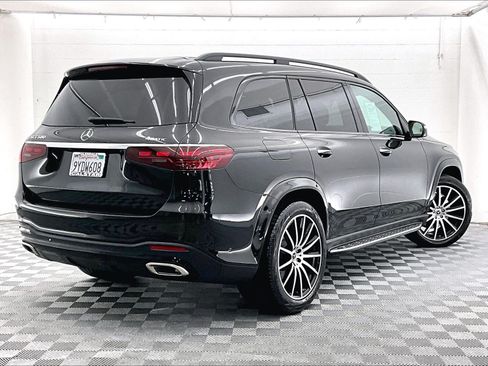 Used 2026 Mercedes-Benz GLS 580 4MATIC image 11