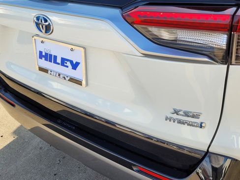 Used 2021 Toyota RAV4 XSE image 5