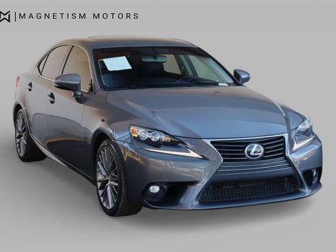 Used 2016 Lexus IS 200t 4dr Sedan image 4