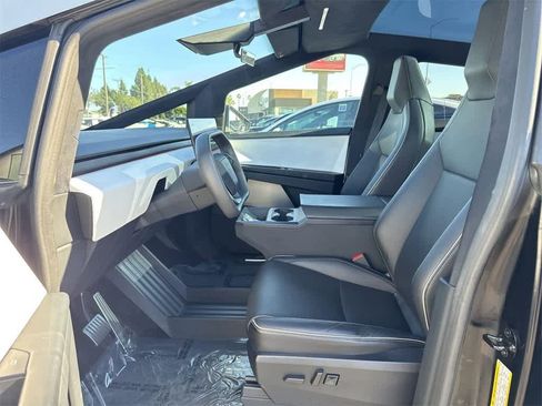 Used 2024 Tesla Cybertruck AWD Crew Cab image 26