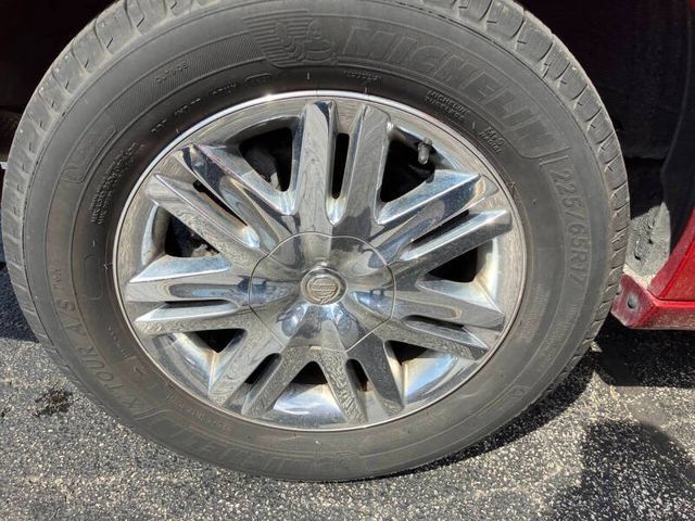 Used 2009 Chrysler Town & Country Limited w/ Entertainment Group #3 FWD image 28