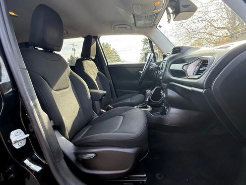 Used 2017 Jeep Renegade Latitude image 31