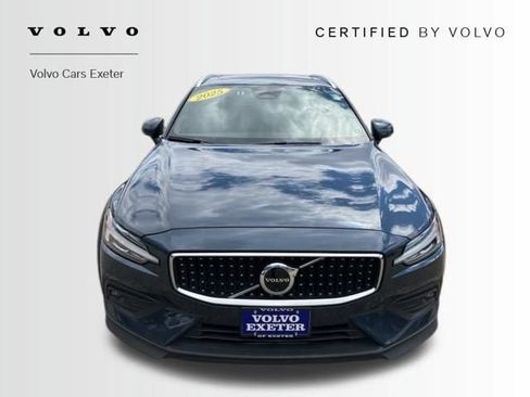 Certified 2025 Volvo V60 B5 Cross Country Plus AWD/4WD image 2