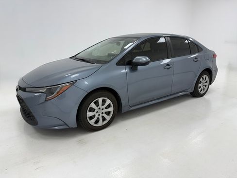 Used 2021 Toyota Corolla LE w/ Carpet Mat Package (TMS) image 5