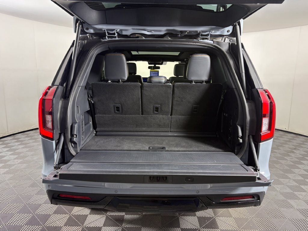 Used 2025 Ford Expedition Tremor AWD/4WD image 34