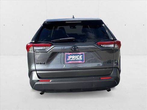 Used 2022 Toyota RAV4 LE image 5