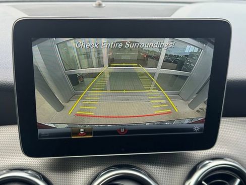 Used 2019 Mercedes-Benz GLA 250 4MATIC image 4
