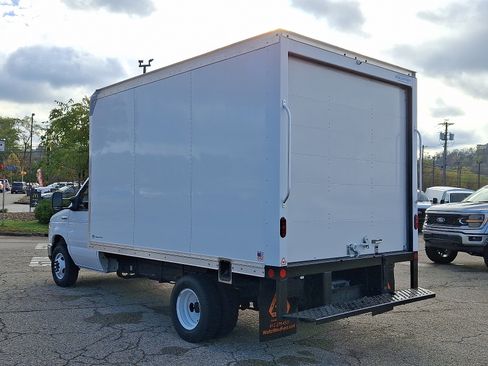 New 2026 Ford E-350 and Econoline 350 Super Duty w/ Power Equipment Group image 4