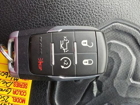 Used 2021 RAM 2500 Laramie AWD/4WD image 16