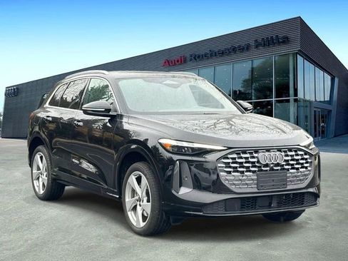 Certified 2025 Audi Q5 2.0T Premium Plus w/ Premium Plus image 7